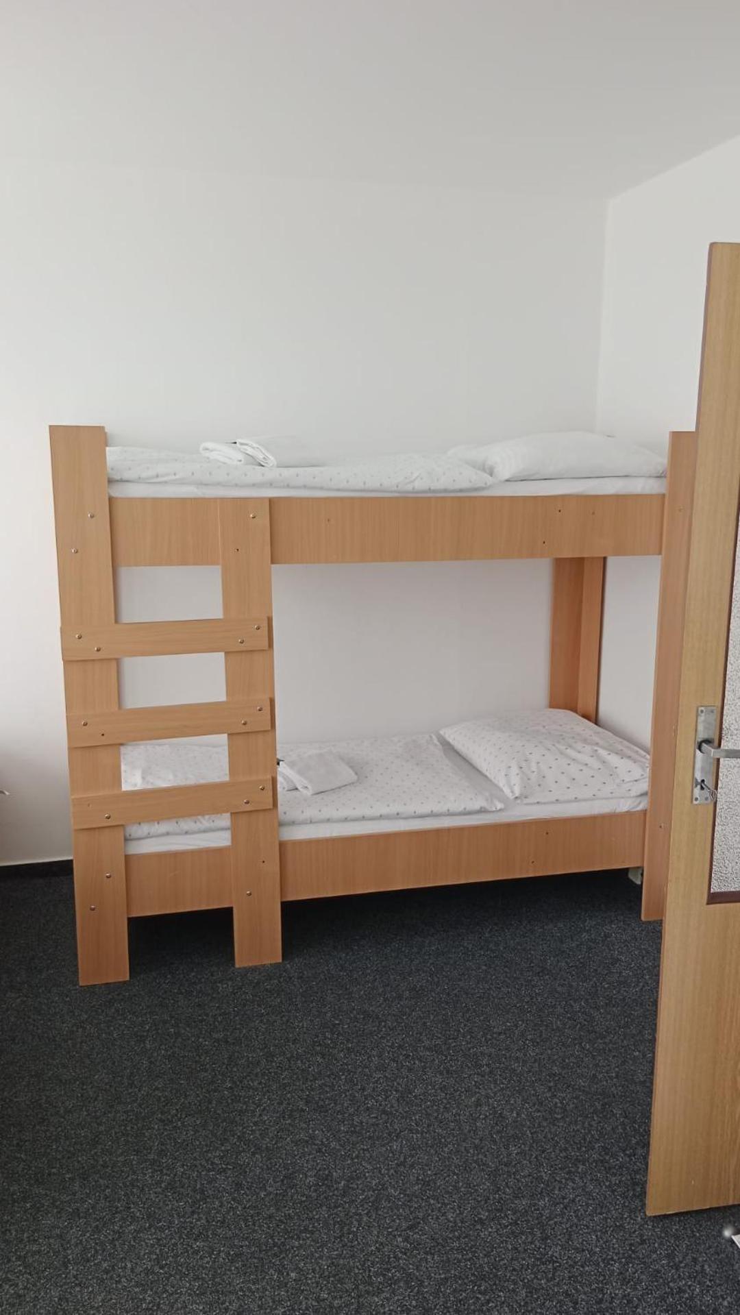 Apartmány Bryksova Praga Exterior foto